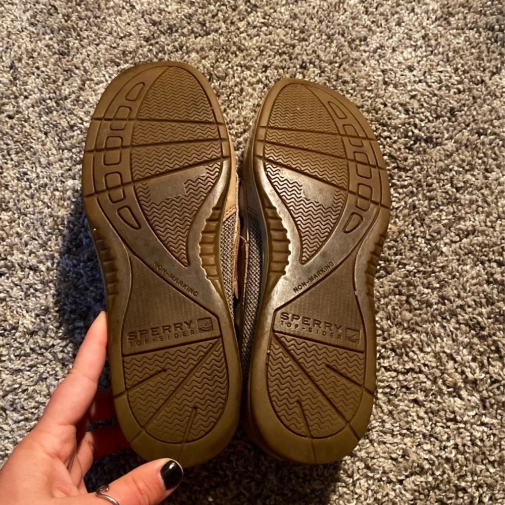Womans sperrys - Picture 3 of 4